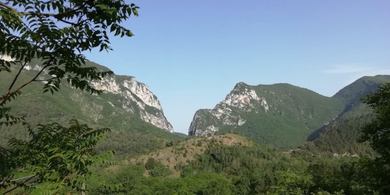 Madonna di Frasassi - Casa Vacanze Appartamento Genga  Esterno foto